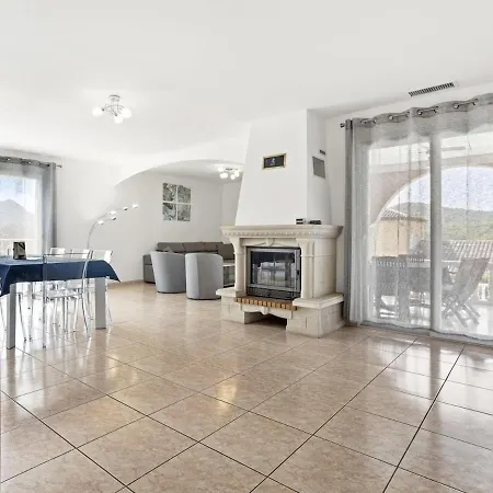 150m2, Piscine, Parking, Wifi, Clim 빌라 *